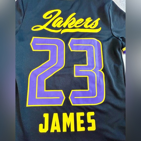 LEBRON JAMES NBA YOUTH JERSEY MATER. SZ SM/MED - Picture 4 of 4